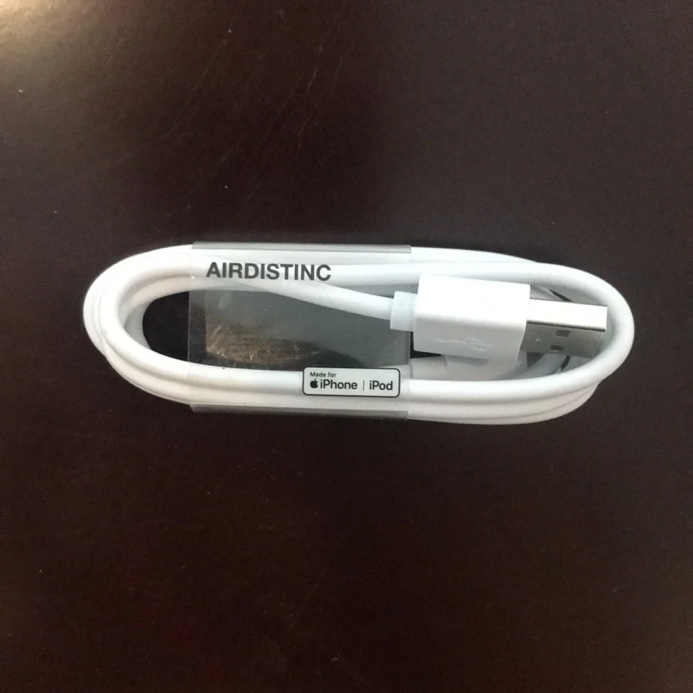 Airdinstinc USB iPhone & iPad charger